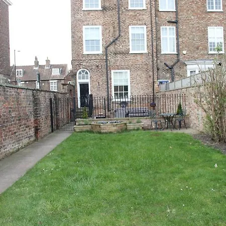 75 The Mount Ferienhaus York
